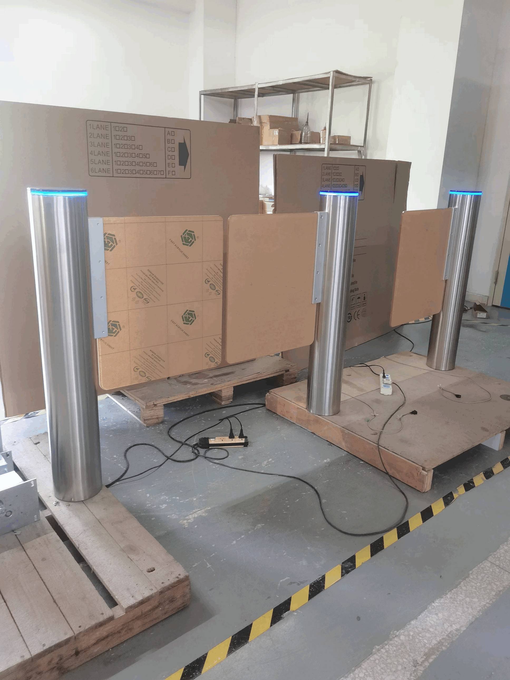 Pintu Swing Gate Supermarket Otomatis Sensor Induksi Tiang Ganda Pintu Masuk Ritel