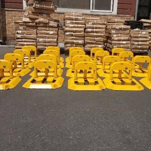 Distributor Pembatas Parkir Lipat Folding Blocker Proyek Kontraktor Sipil